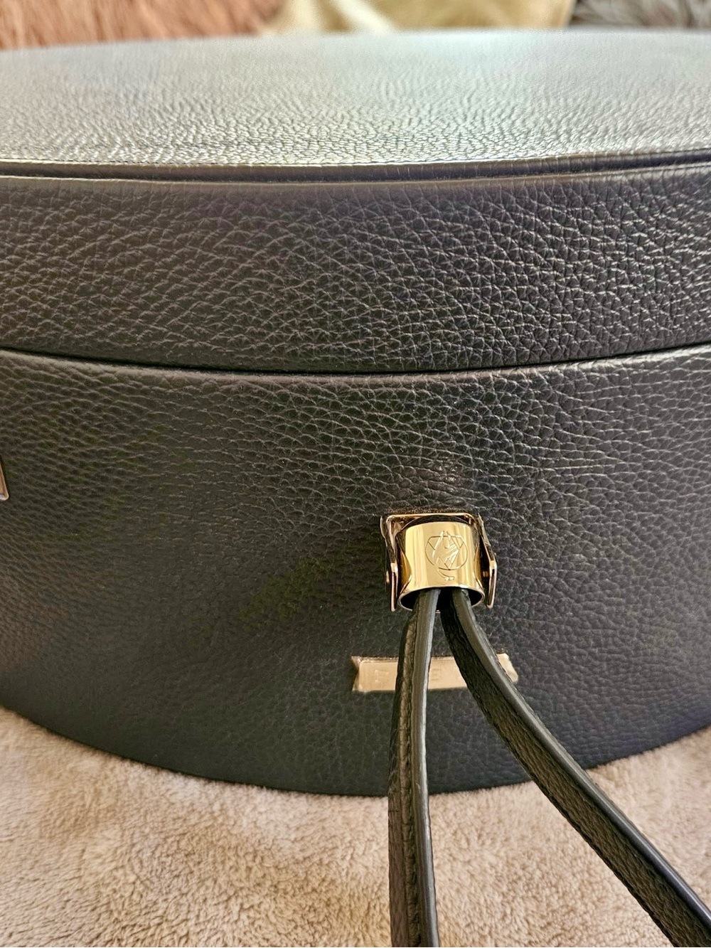 Travel w Class. Freya 100% Leather Travel Hat Box Navy BNWT - Picture 6 of 8